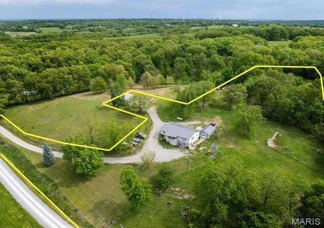 Photo 2 of Single family home for sale at 12746 Thornberry Rd, New London, MO 63459 | MLS# MIS26028739 | Listing updated on 2026-09-28