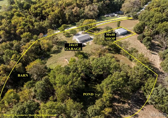 Photo 2 of Single family home for sale at 12746 Thornberry Rd, New London, MO 63459 | MLS# MIS26028739 | Listing updated on 2026-10-09