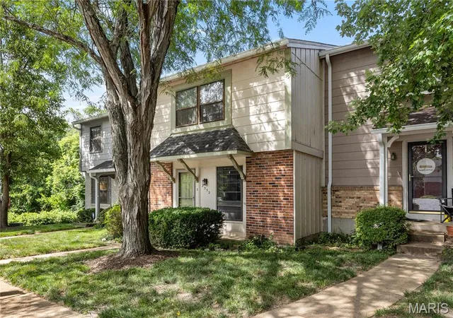 Homes for sale in Ballwin, MO | 2332 Hidden Meadow Ln, Ballwin, MO 63021 | MLS# MIS26028742