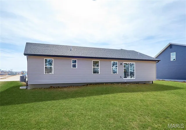 Photo 2 of Single family home for sale at 28541 Shallow Water Rd, Warrenton, MO 63383 | MLS# MIS26028758 | Listing updated on 2026-09-18