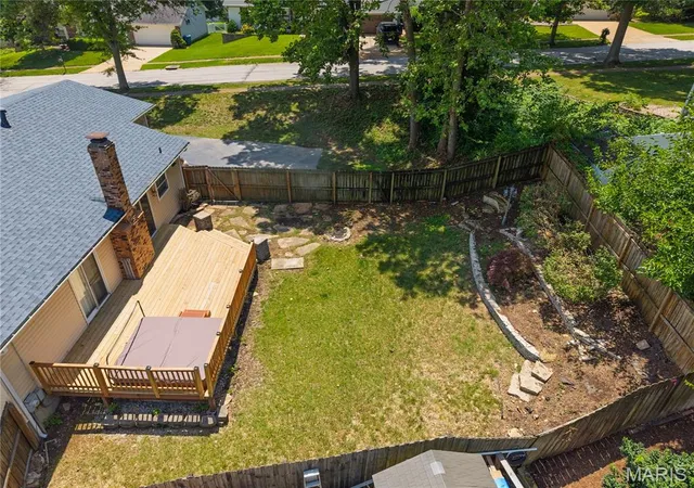 Photo 4 of Sale Pending at 607 Garden Leaf Ct, Ballwin, MO 63011 | MLS# MIS26028765 | Listing updated on 2026-07-27