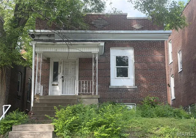 1st image of 5825 Romaine Pl, Saint Louis, MO 63112 | MLS# MIS26028811