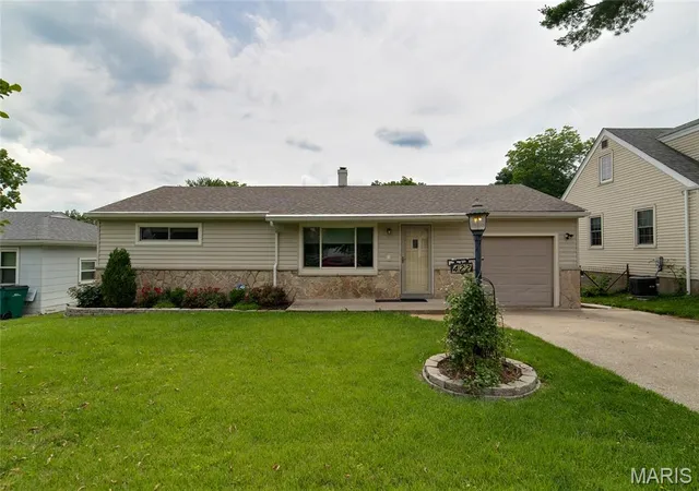 Homes for sale in Webster Groves, MO | 422 Barron Ln, Webster Groves, MO 63119 | MLS# MIS26028823