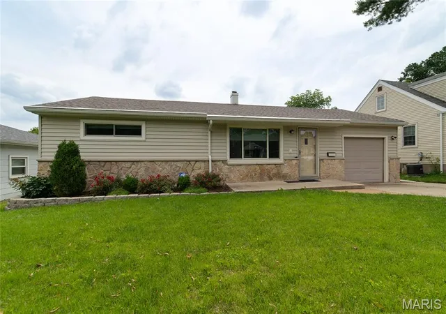 Homes for sale in Webster Groves, MO | 422 Barron Ln, Webster Groves, MO 63119 | MLS# MIS26028823