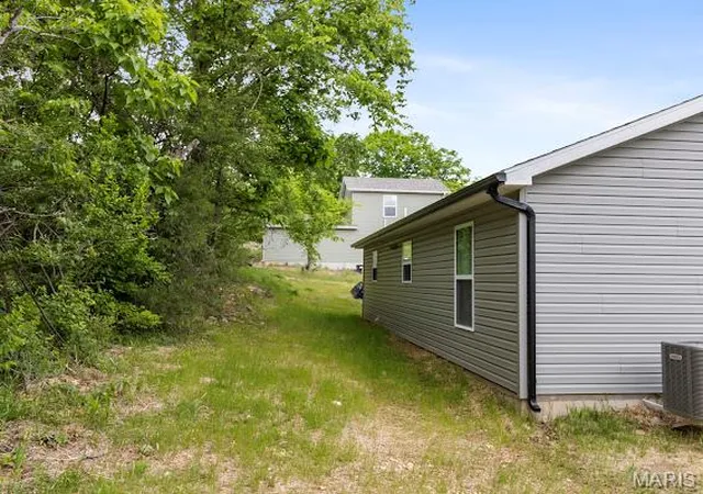 Homes for sale in De Soto, MO | 400 East Plattin St, De Soto, MO 63020 | MLS# MIS26028855
