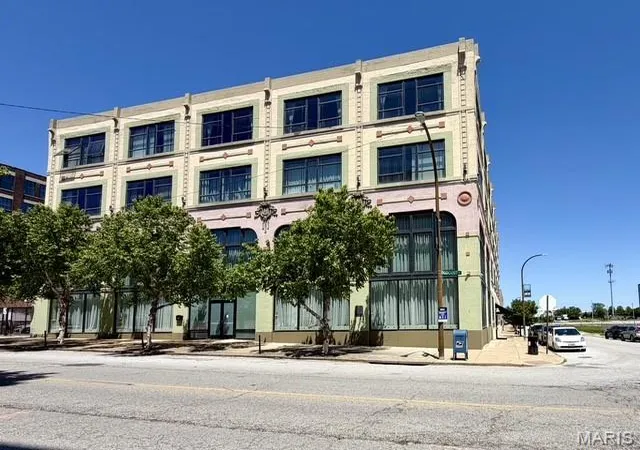 2nd image of 2201 Locust St #408 & 409, St Louis, MO 63103 | MLS# MIS26028868