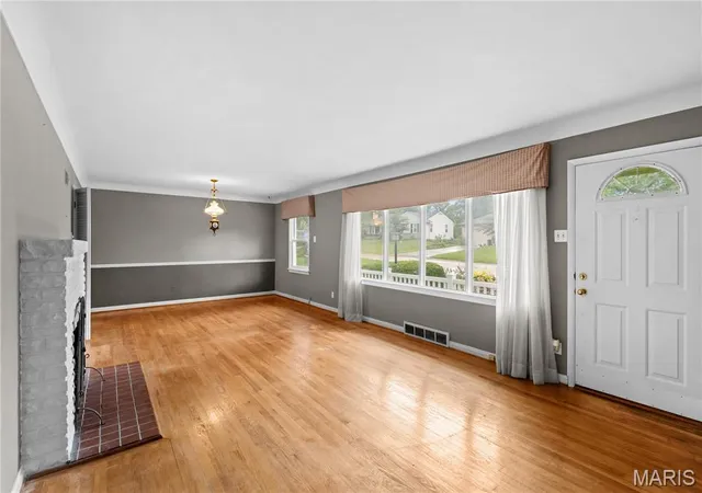 Homes for sale in Webster Groves, MO | 425 Linum Ln, Webster Groves, MO 63119 | MLS# MIS26028887