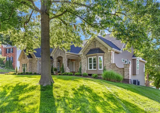 2nd image of 684 Clifden Dr, Weldon Spring, MO 63304 | MLS# MIS26028920