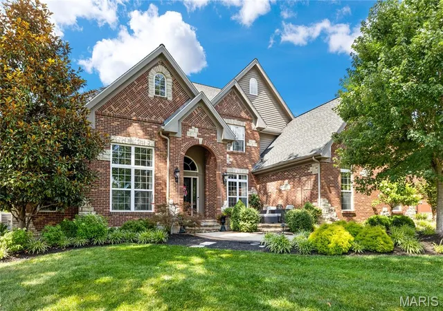 image of 11727 Fawnridge Dr, Saint Louis, MO 63131 | MLS# MIS26028924