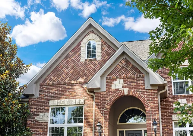 image of 11727 Fawnridge Dr, Saint Louis, MO 63131 | MLS# MIS26028924