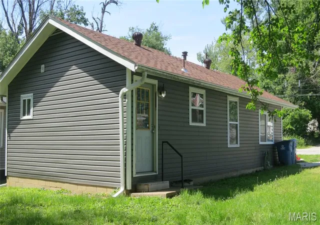 Homes for sale in Alton, IL | 508 Stowell Ave, Alton, IL 62002 | MLS# MIS26028948