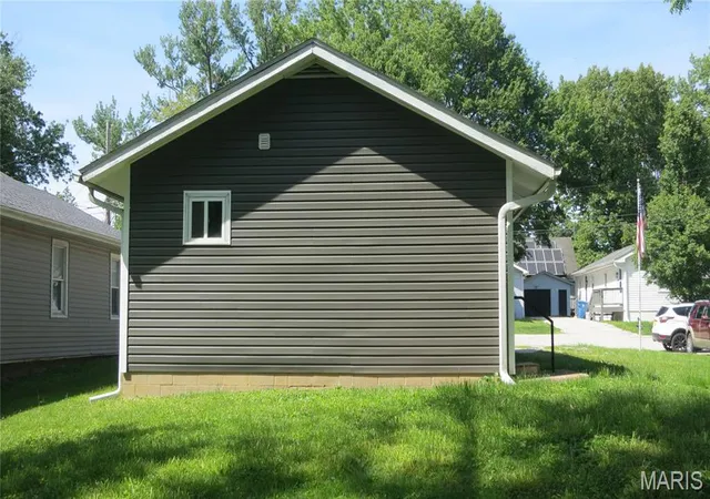 Homes for sale in Alton, IL | 508 Stowell Ave, Alton, IL 62002 | MLS# MIS26028948