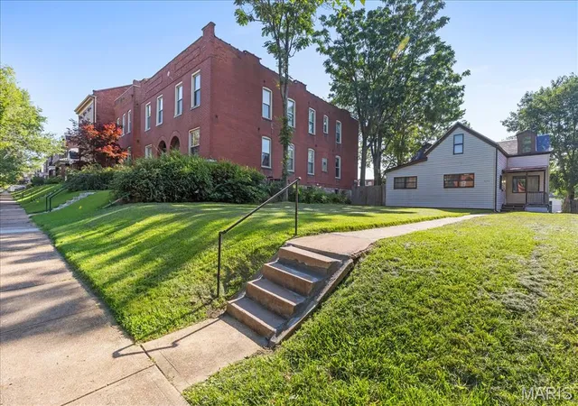 Photo 1 of Sale Pending at 4342 S Compton Ave, Saint Louis, MO 63111 | MLS# MIS26028949 | Listing updated on 2026-08-20