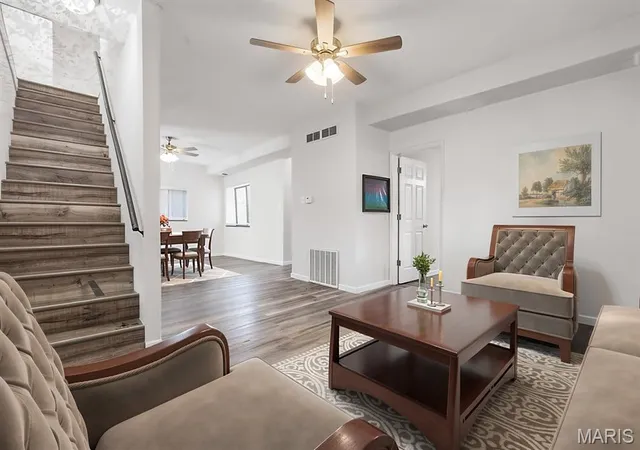 Photo 4 of Sale Pending at 4342 S Compton Ave, Saint Louis, MO 63111 | MLS# MIS26028949 | Listing updated on 2026-08-20