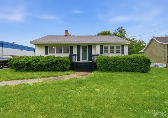 1st image of 5912 N Belt W, Belleville, IL 62223 | MLS# MIS26028985