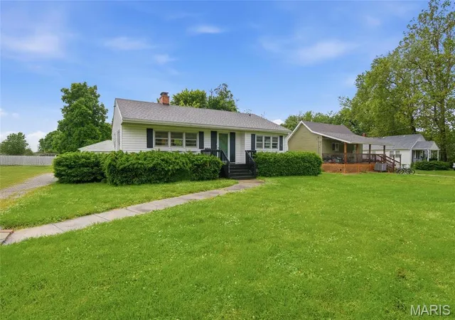 2nd image of 5912 N Belt W, Belleville, IL 62223 | MLS# MIS26028985