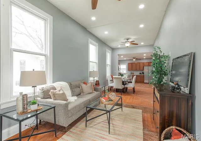 Homes for sale in Edwardsville, IL | 523 Hillsboro Ave, Edwardsville, IL 62025 | MLS# MIS26028986