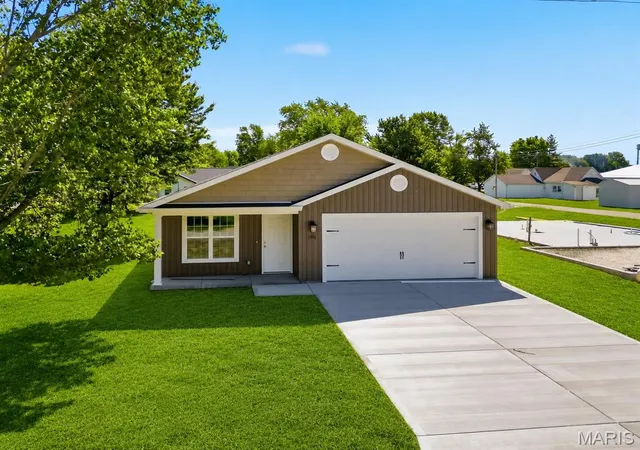 Homes for sale in Hawk Point, MO | 256 Walnut St, Hawk Point, MO 63349 | MLS# MIS26029056