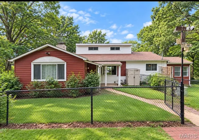 Photo 1 of Sale Pending at 4857 Connors Rd, House Springs, MO 63051 | MLS# MIS26029077 | Listing updated on 2026-09-16