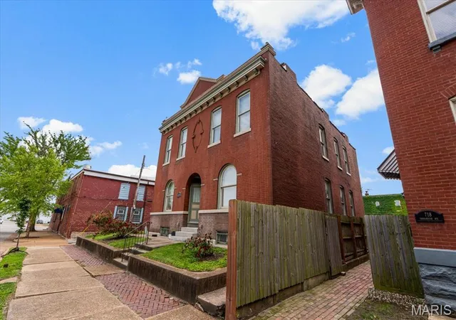 Multi family home for sale at 712-14 Shenandoah Ave, Saint Louis, MO 63104 | MLS# MIS26029112
