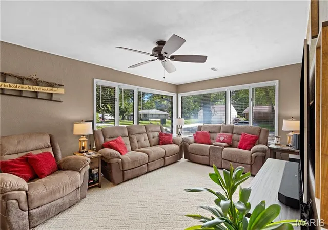5th image of 5 Magnolia Dr, Moro, IL 62067 | MLS# MIS26029137