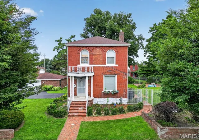 Photo 3 of Single family home for sale at 1392 Burd Ave, Saint Louis, MO 63112 | MLS# MIS26029203 | Listing updated on 2026-08-04