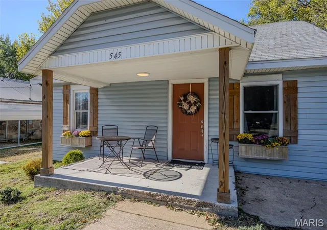 Homes for sale in Lebanon, MO | 545 W Pierce St, Lebanon, MO 65536 | MLS# MIS26029266
