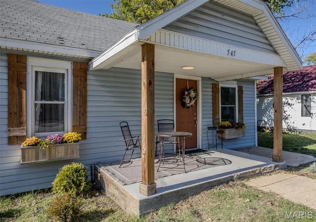 Homes for sale in Lebanon, MO | 545 W Pierce St, Lebanon, MO 65536 | MLS# MIS26029266