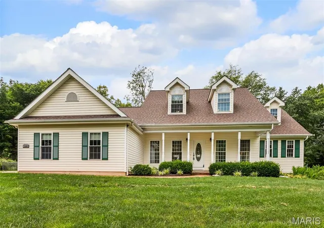Homes for sale in Marthasville, MO | 13505 Bluff Hill Acres Ct, Marthasville, MO 63357 | MLS# MIS26029286
