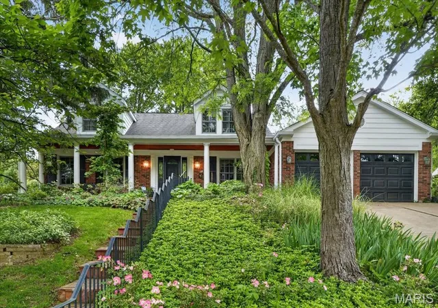 Homes for sale in Kirkwood, MO | 816 Bridlebrook Ln, Kirkwood, MO 63122 | MLS# MIS26029288
