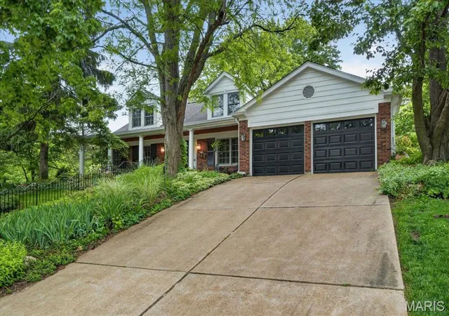 Homes for sale in Kirkwood, MO | 816 Bridlebrook Ln, Kirkwood, MO 63122 | MLS# MIS26029288