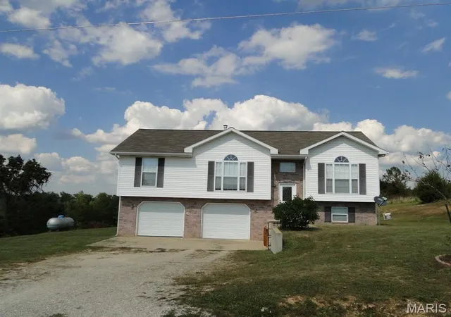 Homes for sale in Dixon, MO | 16910 Limestone Ln, Dixon, MO 65459 | MLS# MIS26029289