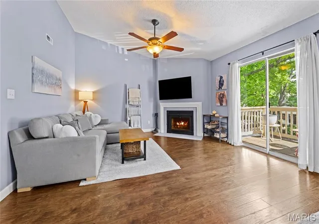 4th image of 9125 N Swan Cir, Saint Louis, MO 63144 | MLS# MIS26029321