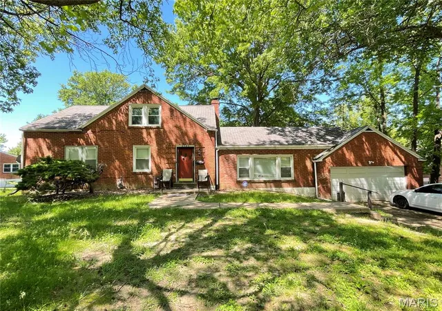 Homes for sale in Saint Louis, MO | 3523 Elmhurst Dr, Saint Louis, MO 63121 | MLS# MIS26029333