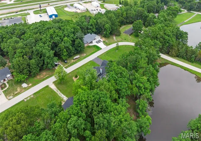 5th image of 10 Briarwood Ct, Warrenton, MO 63383 | MLS# MIS26029390