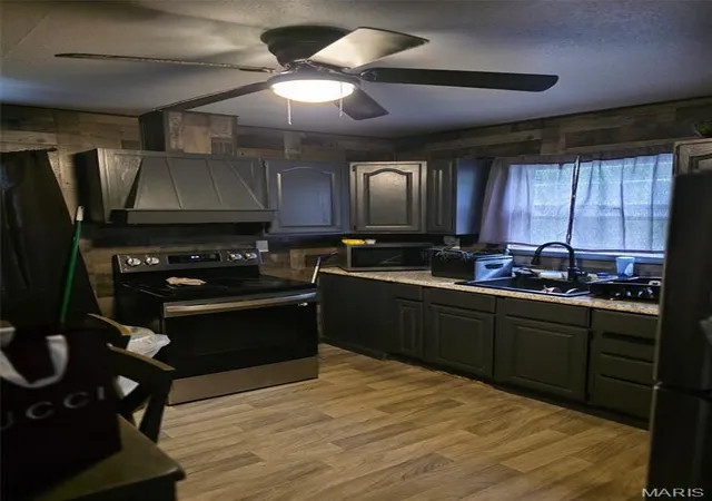 Photo 3 of Single family home for sale at 130 Saint Paul Dr, East Saint Louis, IL 62206 | MLS# MIS26029405 | Listing updated on 2026-09-02