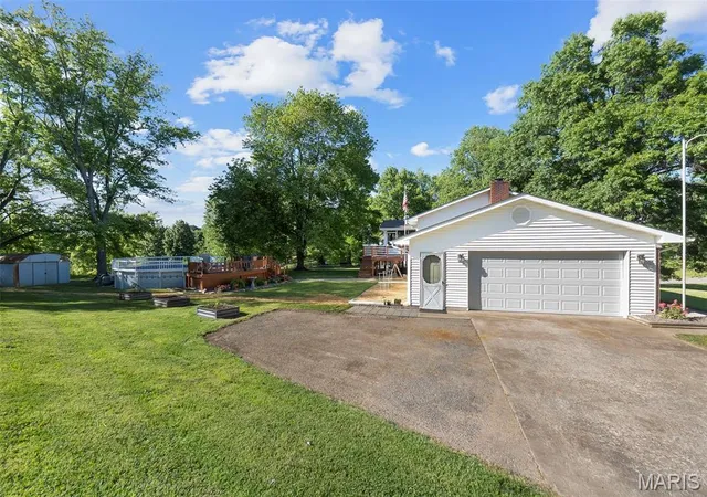 Photo 3 of Single family home for sale at 352 Rolling Hills Dr, Cape Girardeau, MO 63701 | MLS# MIS26029406 | Listing updated on 2026-08-04