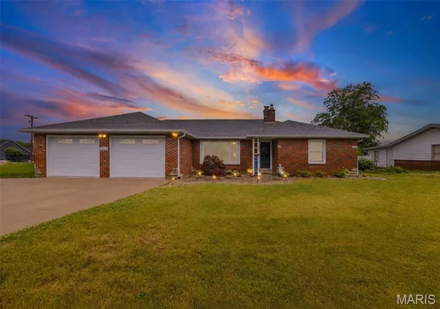 Photo 1 of Single family home for sale at 1202 Belleville St, Lebanon, IL 62254 | MLS# MIS26029424 | Listing updated on 2026-10-20