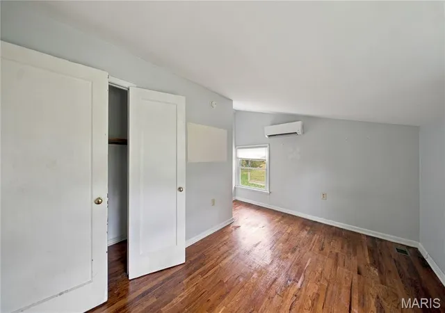Photo 2 of Sale Pending at 7 Southview Dr, Rolla, MO 65401 | MLS# MIS26029501 | Listing updated on 2026-10-04