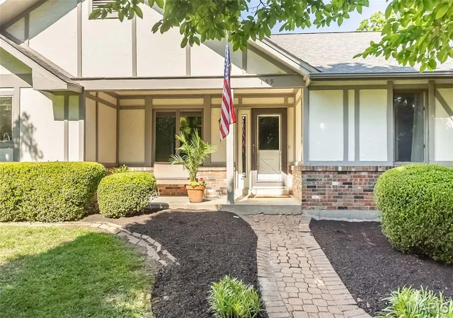 2nd image of 159 Spring Oaks Dr, Ballwin, MO 63011 | MLS# MIS26029511