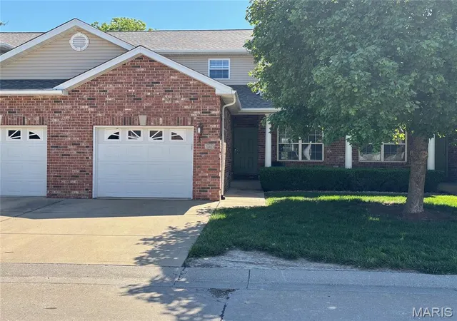 Homes for sale in O'fallon, IL | 745 Erika St, O'fallon, IL 62269 | MLS# MIS26029567
