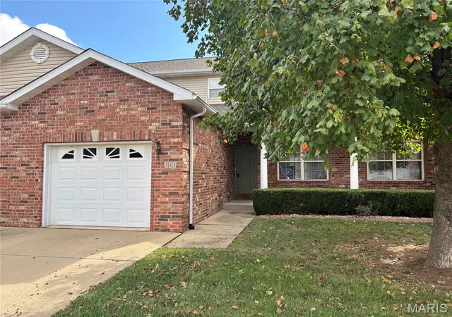 Photo 2 of Sale Pending at 745 Erika St, O Fallon, IL 62269 | MLS# MIS26029567 | Listing updated on 2026-08-24