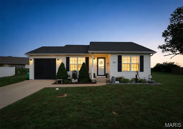 Homes for sale in Farmington, MO | 327 Bucking Horse Dr, Farmington, MO 63640 | MLS# MIS26029569