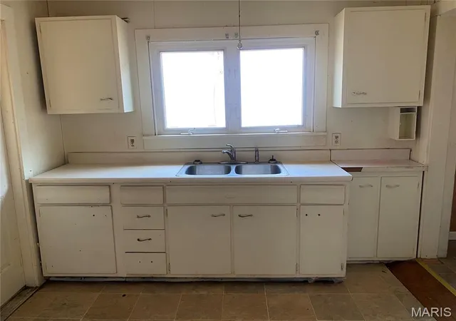 Photo 12 of Single family home for sale at 1105 W 9th St, Alton, IL 62002 | MLS# MIS26029570 | Listing updated on 2026-08-27