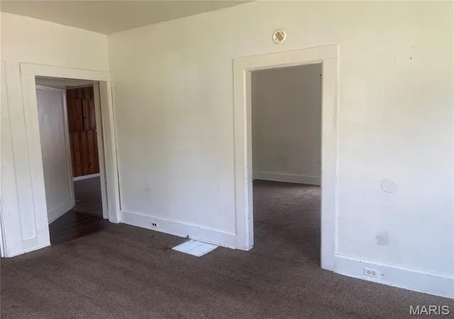 Photo 3 of Single family home for sale at 1105 W 9Th St, Alton, IL 62002 | MLS# MIS26029570 | Listing updated on 2026-08-27