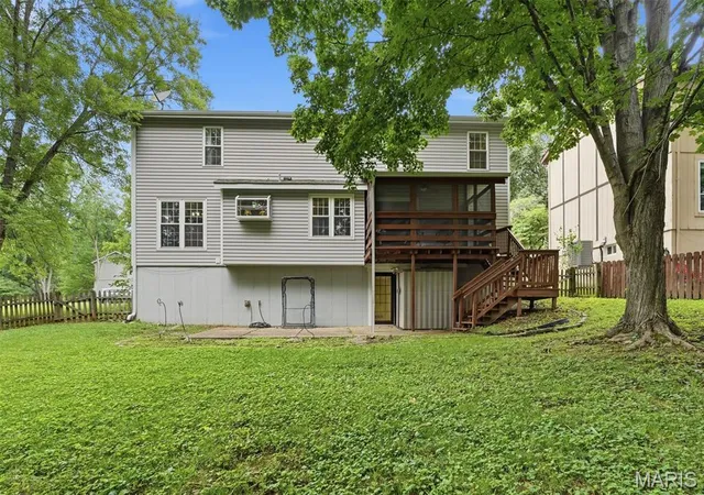 26th image of 130 Holly Garden Dr, Ballwin, MO 63021 | MLS# MIS26029577