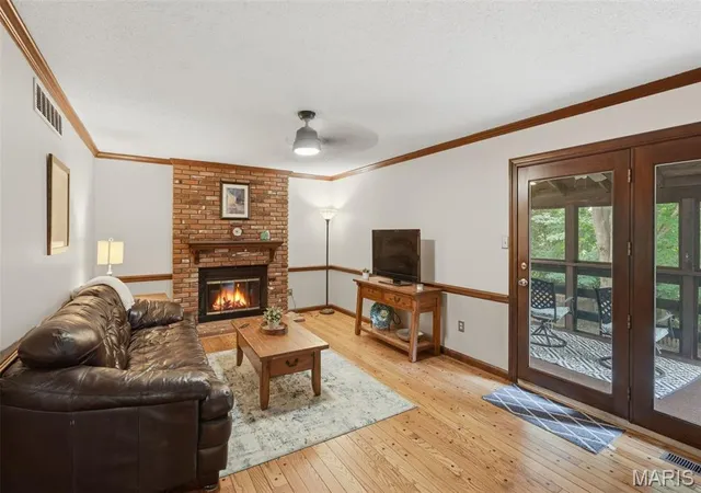 Photo 3 of Sale Pending at 130 Holly Garden Dr, Ballwin, MO 63021 | MLS# MIS26029577 | Listing updated on 2026-09-26