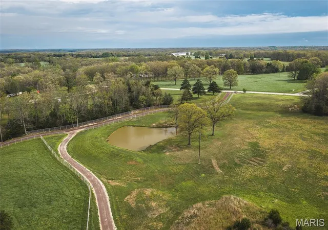 Photo 3 of Sale Pending at 3847 Cleavesville Rd, Bland, MO 65014 | MLS# MIS26029599 | Listing updated on 2026-09-03
