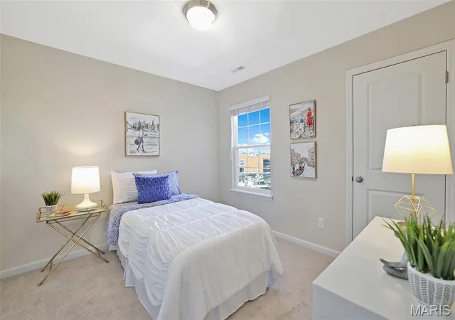 Photo 4 of Townhouse for sale at 2 Burlington At Rosewood Grv, Saint Charles, MO 63304 | MLS# MIS26029604 | Listing updated on 2026-05-12