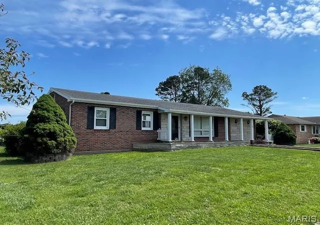 Homes for sale in Fredericktown, MO | 7 Hillcrest Dr, Fredericktown, MO 63645 | MLS# MIS26029649